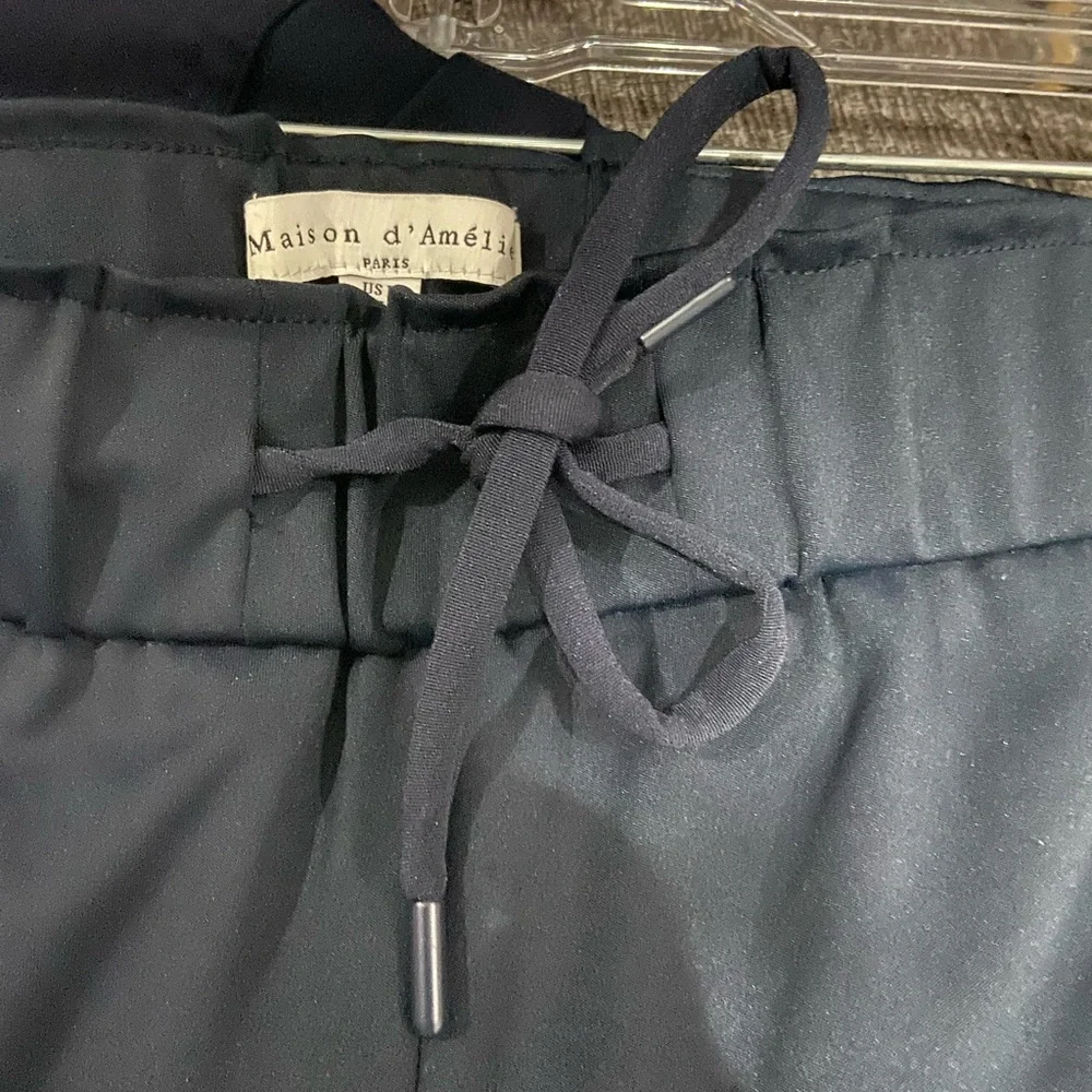 Woman’s Navy Stretch Drawstring Pants, Ankle Length. Worn once, size L - Picture 4 of 4